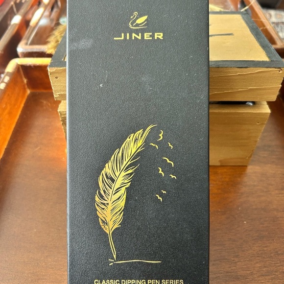 Colorful feather quill with nibs, ink and more - Picture 8 of 10